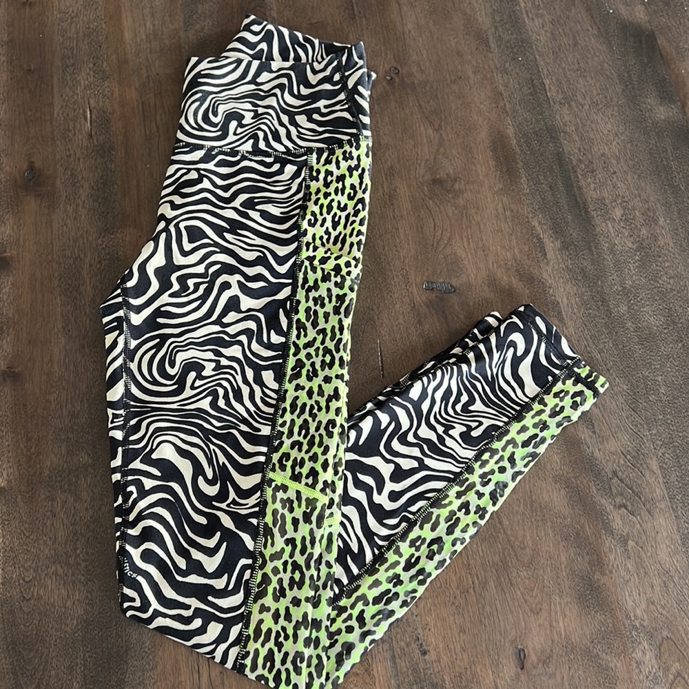 Women’s Small Fabletics Leggings
